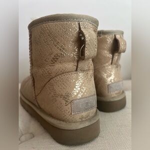 UGG limited edition short